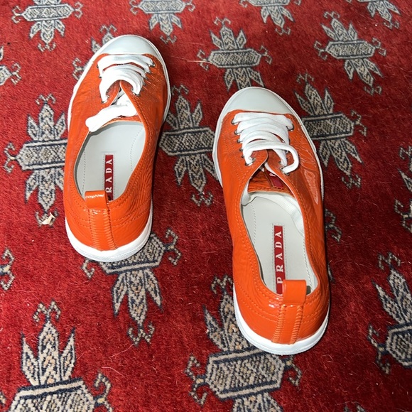 Prada | patent leather sneaker in orange | size EU 36 / US 7 - Picture 5 of 9